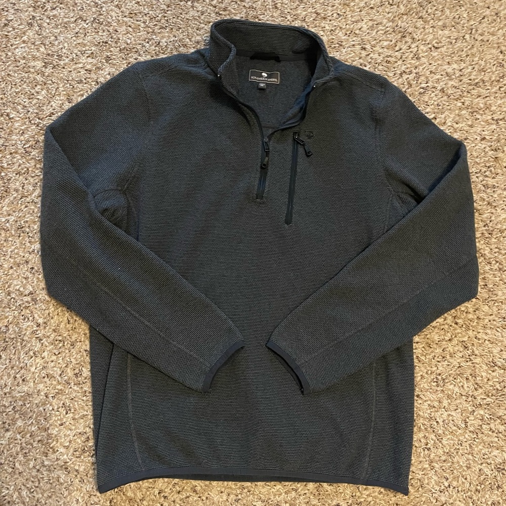 Mens Southern Shirt Pullover Size Medium. (Dark Navy blue in color.)